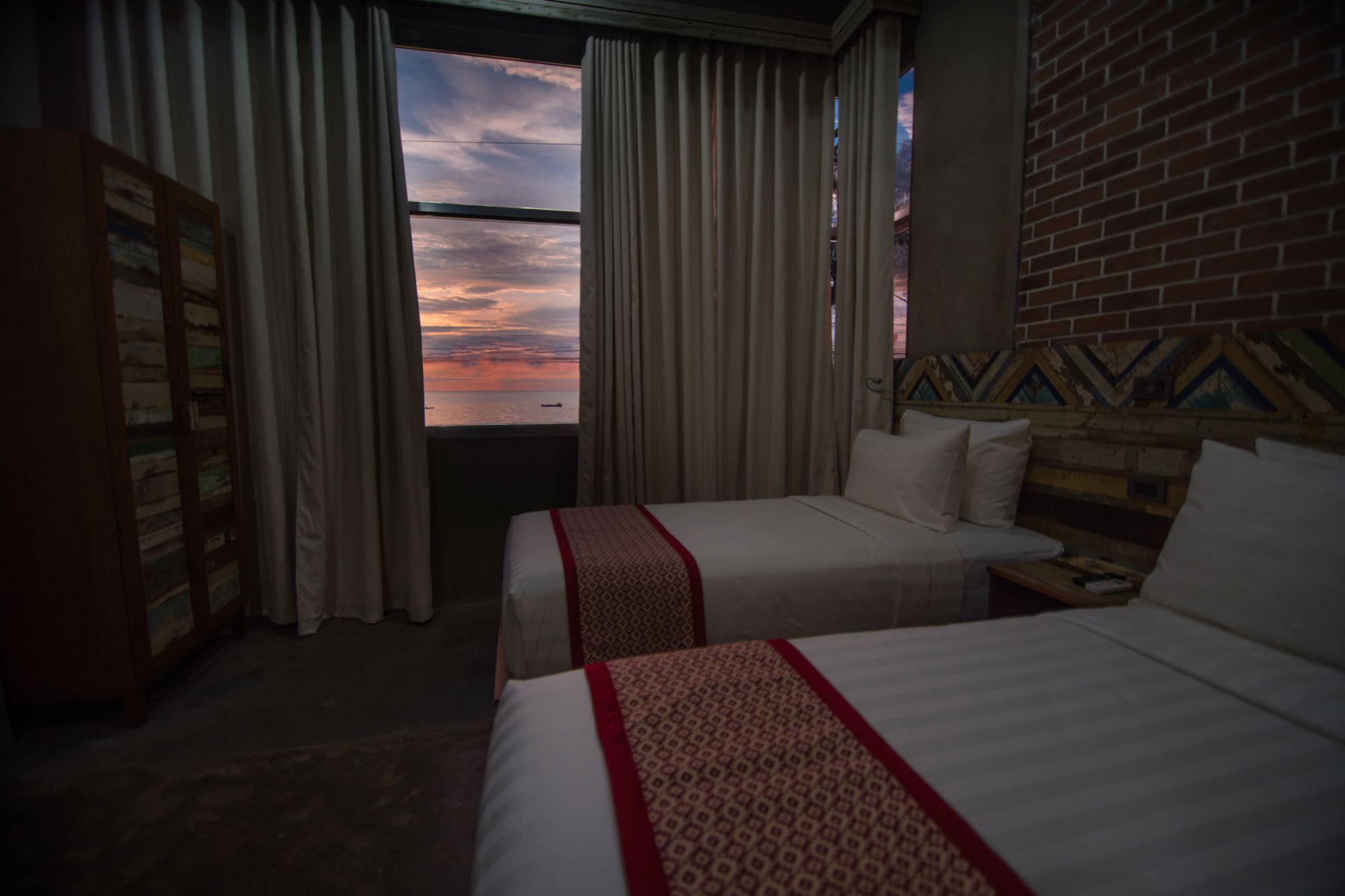 The Bricks Hotel Dumaguete City Екстер'єр фото
